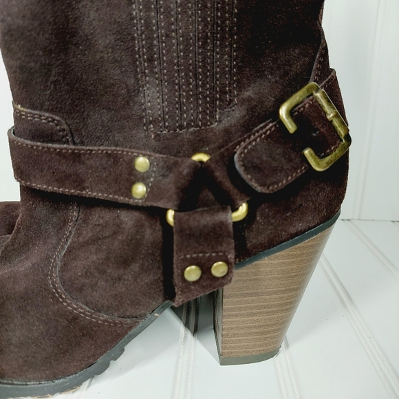 Women's Suede Ankle Boots - Picture 2 of 11